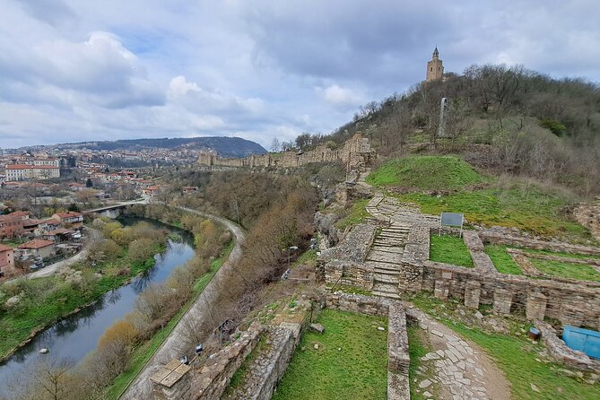 Veliko Tarnovo and Arbanasi Day Tour From Sofia With Pickup - Discovering Arbanasi