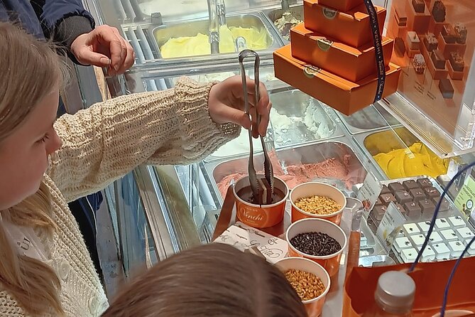 Venchi Rialto: Chocolate Tasting Experience in Venice - Gelato Samples and Discounts