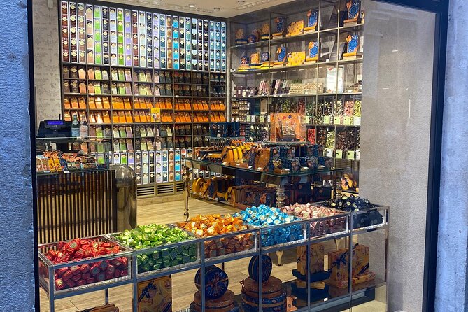 Venchi Rialto: Chocolate Tasting Experience in Venice - Knowledgeable and Friendly Guide