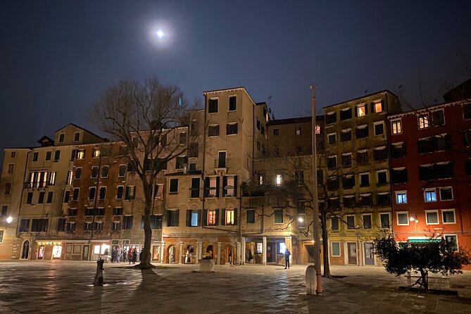 Venetian Evening! - Host Response