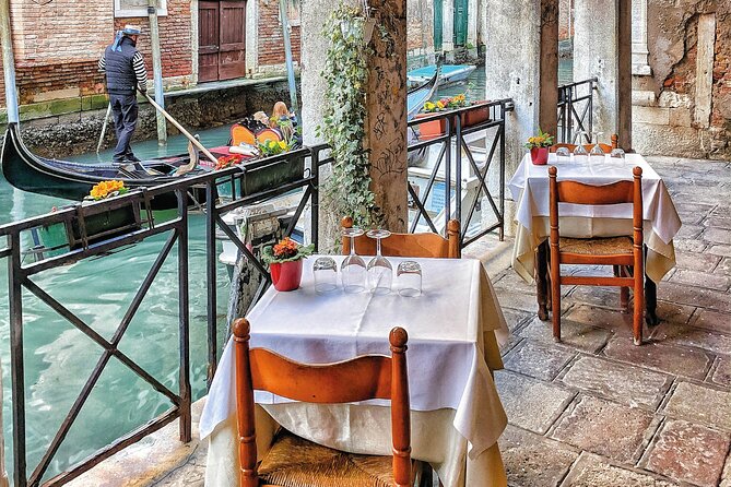 Venezia Walking Tour With Audio and Written Guide by a Local - Tour Logistics