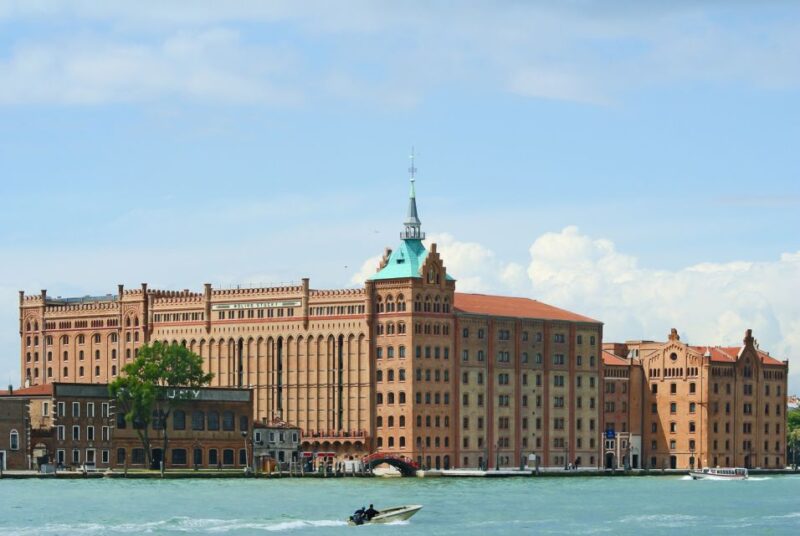 Venice: 1-Hour Panoramic Boat Tour - Meeting Point Location