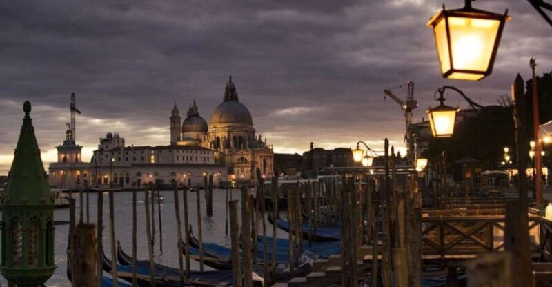 Venice: 2-Hour Private Walking Tour at Night - Key Points