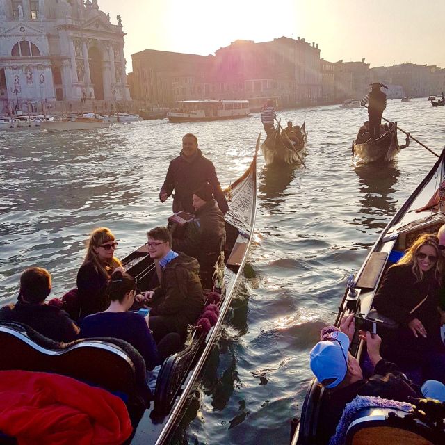 Venice: 30-Minute Gondola Ride on Grand Canal With Serenade - Convenient Starting Locations
