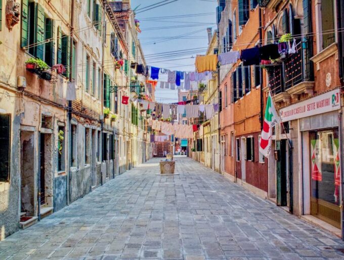 Venice: 4-Hour City Tour With Doges Palace & Basilica Visit - Available Languages
