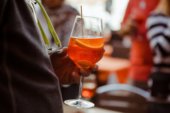 Venice at Sunset: Cicchetti, Food & Wine Tour - Group Experience