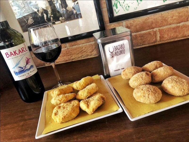 Venice: Bar Crawl and Walking Tour - Local Venues