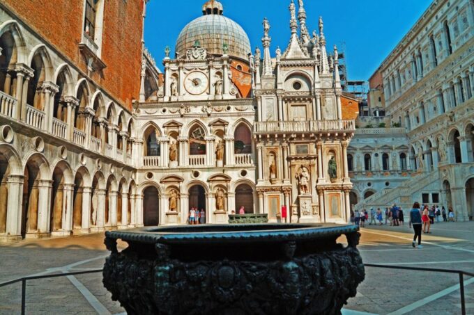 Venice: Basilica, Doges Palace, Gondola Ride Guided Tour - Frequently Asked Questions