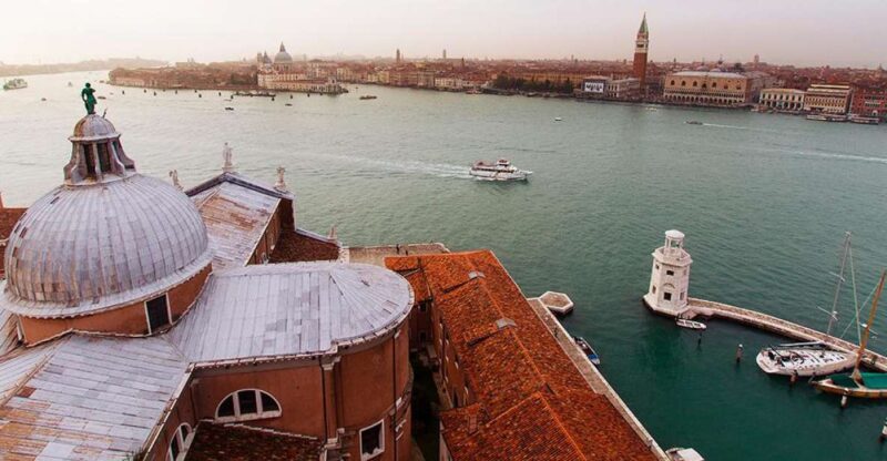 Venice: Boat Tour With Grand Canal and San Giorgio Maggiore - Experience and Group Size