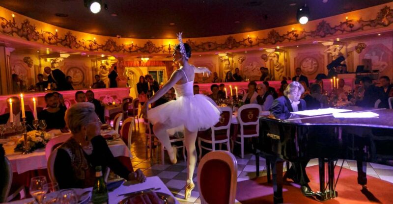 Venice: Cabaret Dinner Show - Key Points