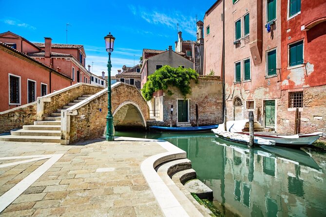 Venice: City Card With 15 Attractions, St. Marks & Gondola Ride - Tour Group Size and Accessibility