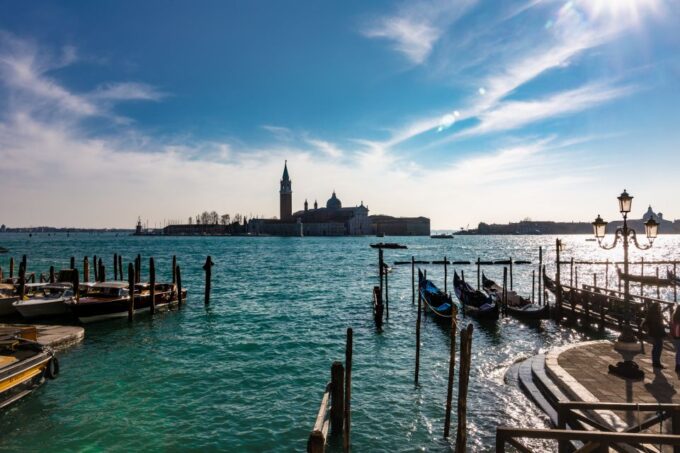 Venice: City Center Historical Guided Walking Tour - Marvel at Spectacular Monuments