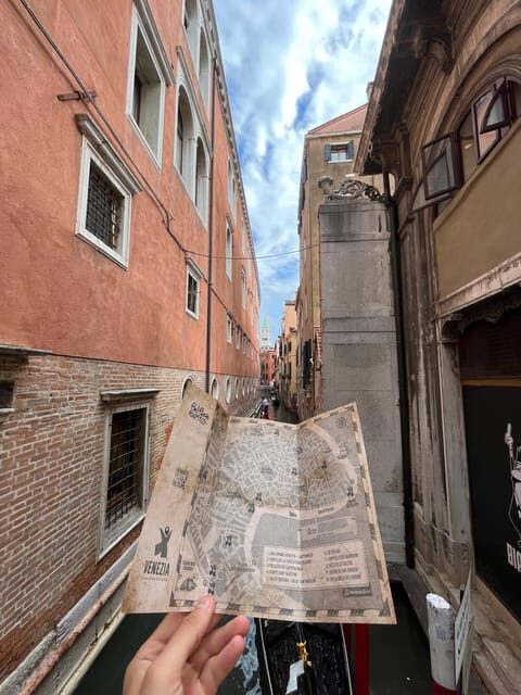 Venice City Escape: Hunting for LOMO Dal Capelon - Key Points