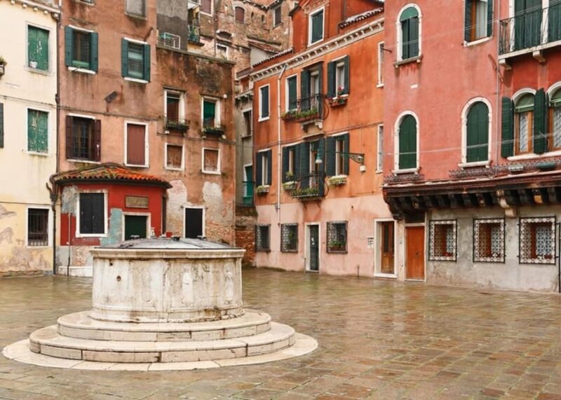 Venice: City Highlights and Hidden Gems Walking Tour - Meeting Information