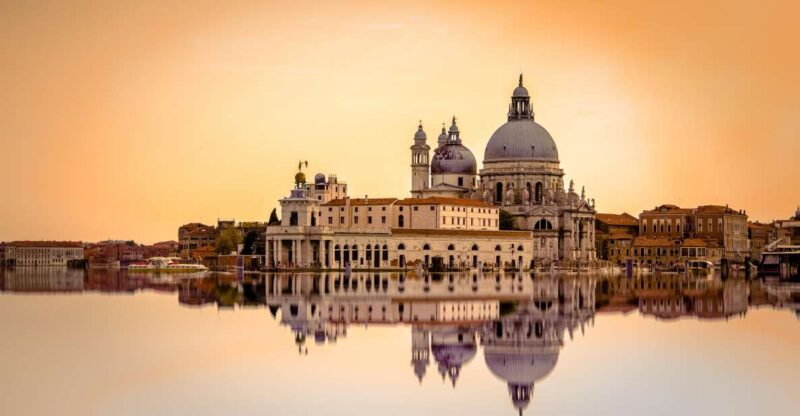 Venice: City Highlights Walking Tour With Optional Gondola - Optional Gondola Ride