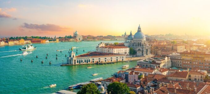 Venice: City Highlights Walking Tour With Optional Gondola - Exploring Venetian Landmarks