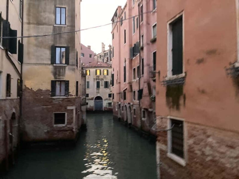 Venice: Crimes, Legends and Mysteries Tour at Sunset - Key Points