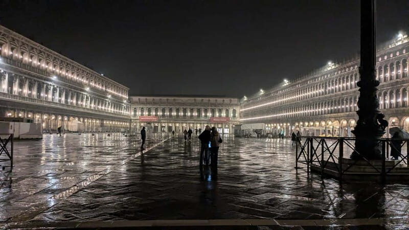 Venice: Crimes, Legends and Mysteries Tour at Sunset - Itinerary and Walking Experience