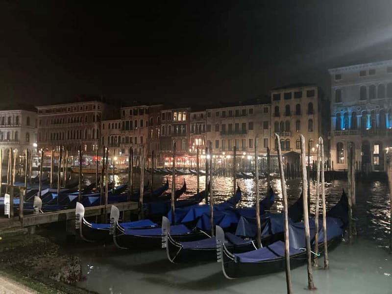 Venice: Crimes, Legends and Mysteries Tour at Sunset - What to Bring for a Comfortable Tour
