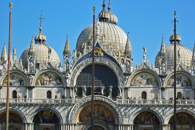 Venice: Doges Palace and Basilica Skip-the-Line Guided Tour - Visiting St. Marks Basilica