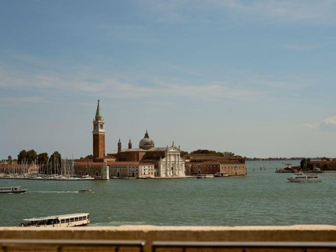 Venice: Doges Palace & Basilica Tour With Terraces Sky Walk - Meeting Point