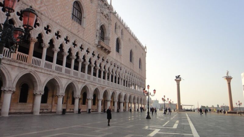 Venice: Doges Palace, Bridge of Sighs & Prisons Guided Tour - Important Information