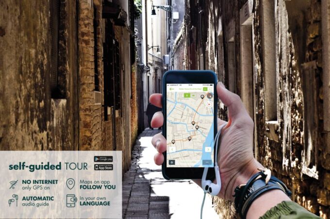 Venice: Doges Palace, Bridge of Sighs & Prisons Guided Tour - Meeting Location