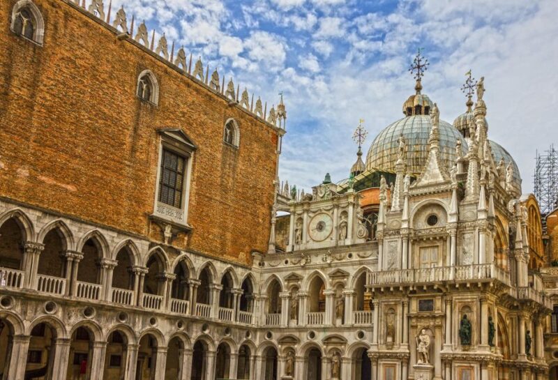 Venice: Doges Palace Guided Tour With Murano Glass Demo - Murano Glass Experience