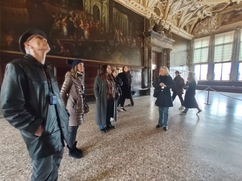Venice: Doges Palace Guided Tour With Optional Gondola Ride - Important Information