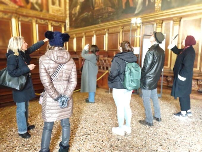 Venice: Doges Palace Guided Tour With Optional Gondola Ride - High Tide Considerations