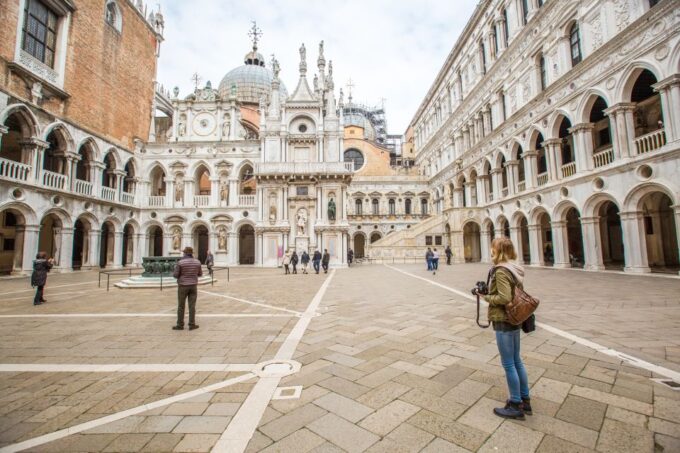 Venice: Doges Palace Skip-The-Line Tour With Prisons - Casanovas Imprisonment and Escape