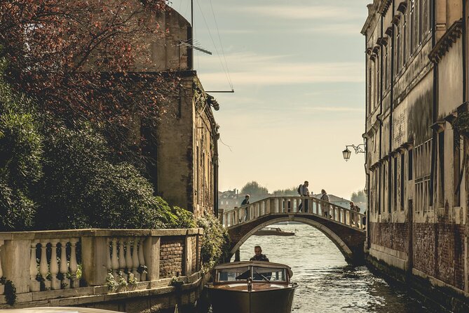 Venice, Dorsoduro, Ca'Foscari University & More Walking Tour - Admiring Peggy Guggenheim Collection