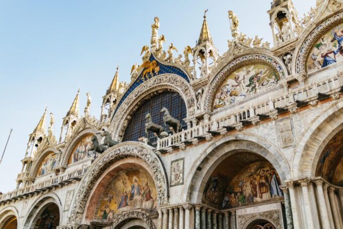 Venice: Early Entry Doges Palace & St. Marks Terraces Tour - Explore Doges Palace Early