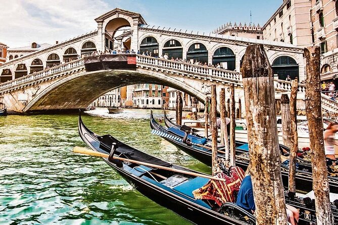 Venice: Enchanting City Walk & Majestic Gondola Glide! - Discovering the Doges Palace
