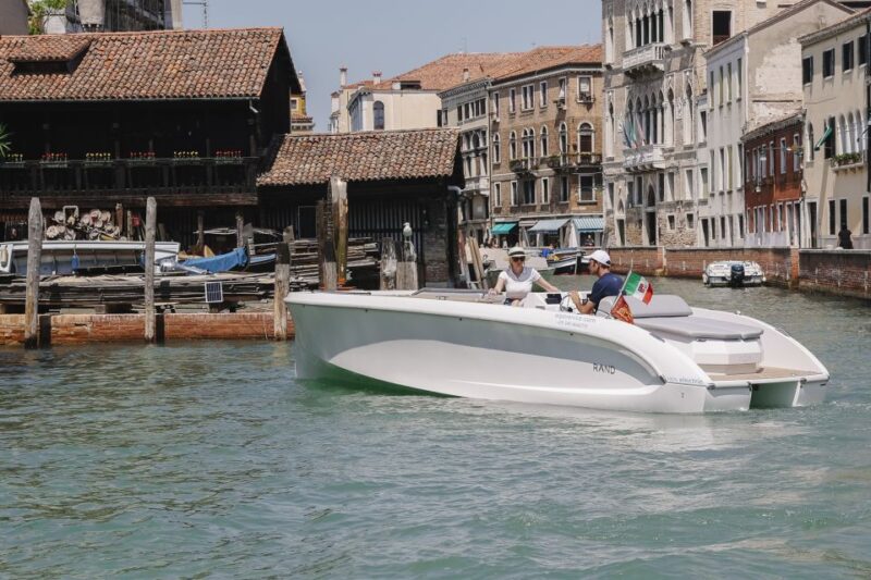 Venice: Explore Venice on Electric Boat - Electric Boat Specifications