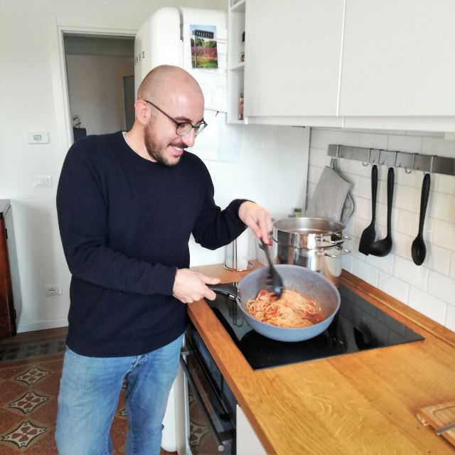 Venice: Fish Market Shopping Walking Tour & Home Cooked Meal - Cooking Experience