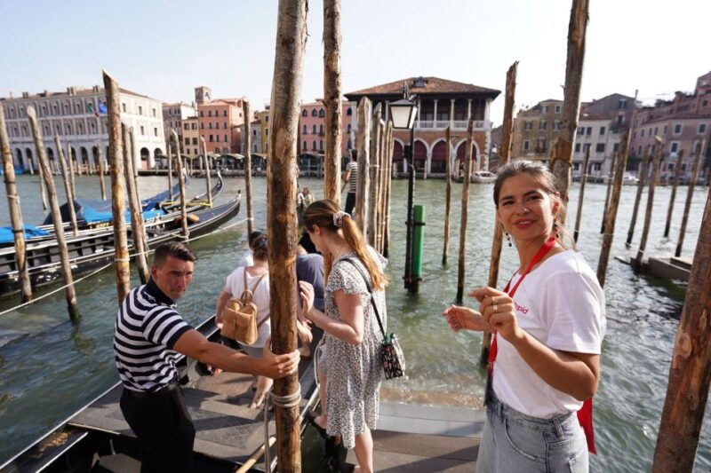 Venice: Food Tasting Tour With Cicchetti Dishes and Wine - Starting Location and Key Stops