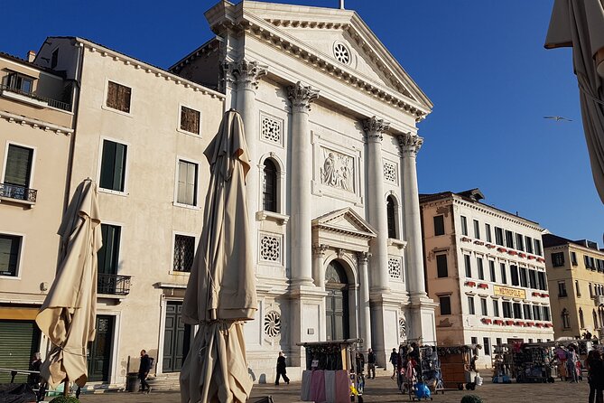 Venice: Four Seasons Concert in the Vivaldi Church - Dress Code and Attire