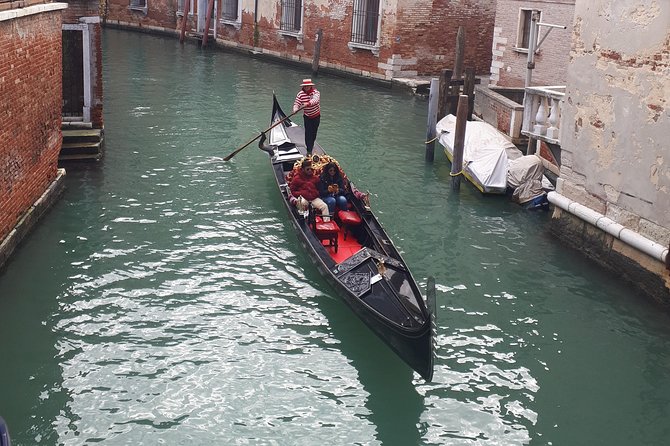 Venice Full Day Tour From Milan by High Speed Train. Small Group - Meeting Point and Logistics