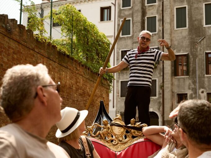 Venice: Full Day Tour With Gondola, Doges Palace & Basilica - Venetian Aperitivo and Gondola Ride