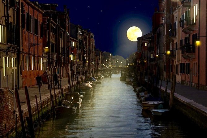 Venice: Ghosts and Legends Walking Tour With Bar Hop - Tour Details
