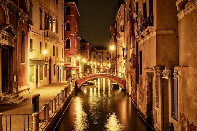 Venice: Ghosts and Legends Walking Tour With Bar Hop - Worth The Stay