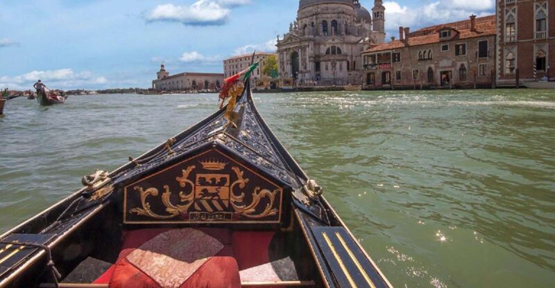 Venice: Gondola Ride and Dinner Experience - Key Points