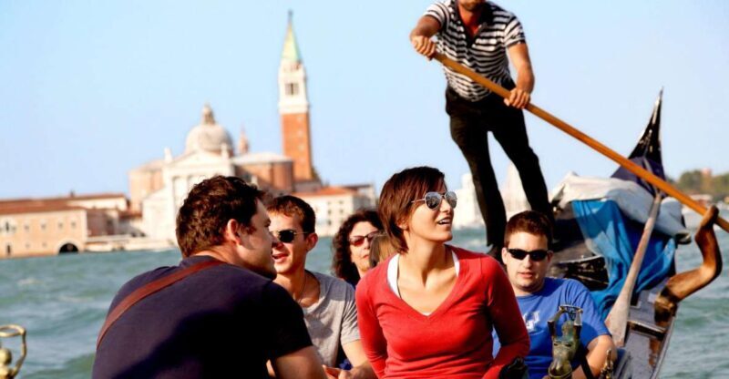 Venice: Gondola Ride With Live Guide - Key Points