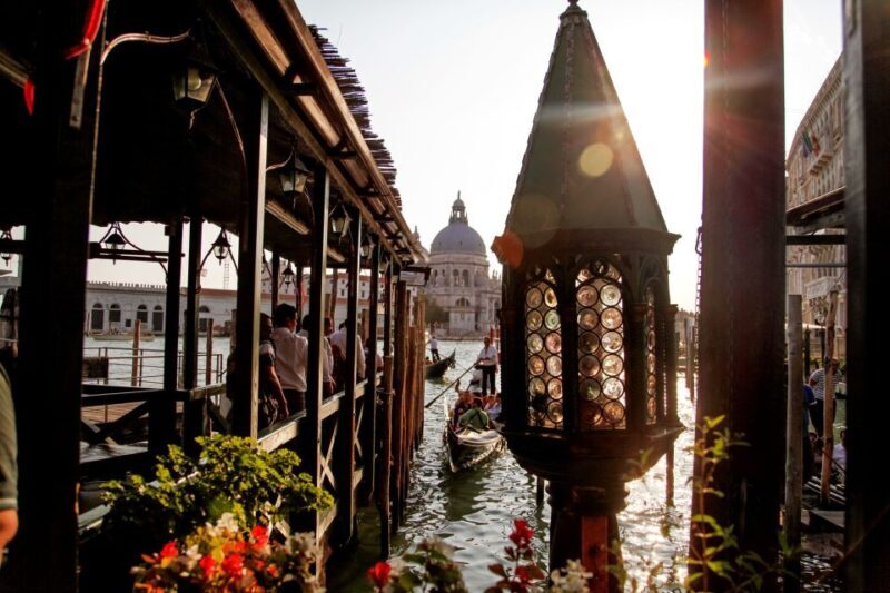 Venice: Gondola Ride With Live Guide - The Essence of Venice Gondola Rides