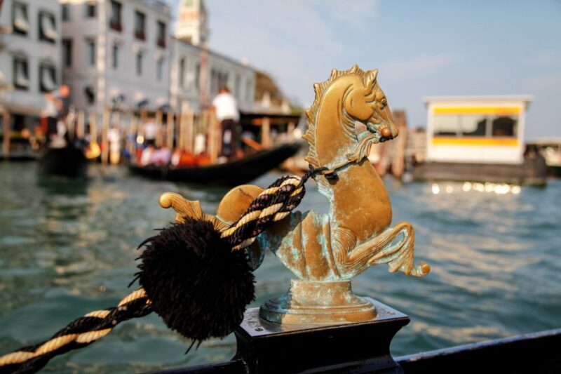 Venice: Gondola Ride With Live Guide - Preparing for Your Gondola Ride