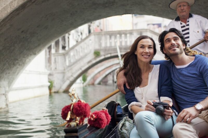 Venice: Grand Canal by Gondola With Live Commentary - Activity Highlights