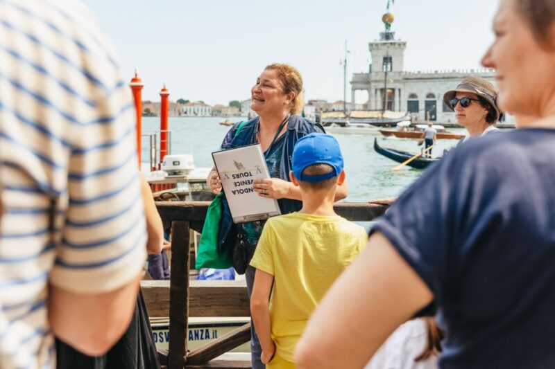 Venice: Grand Canal Gondola Ride With App Commentary - Itinerary and Locations