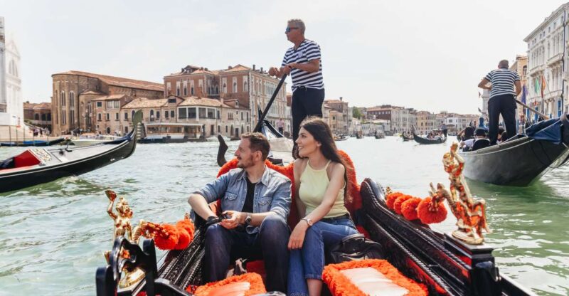 Venice: Grand Canal Gondola Ride With App Commentary - Experience Features