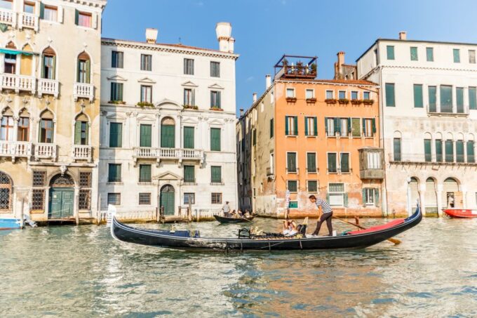 Venice: Grand Canal Private Boat Trip - Exploring Venetian History